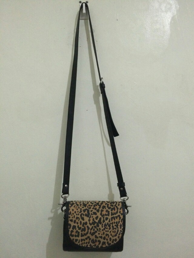 animal print sling bag