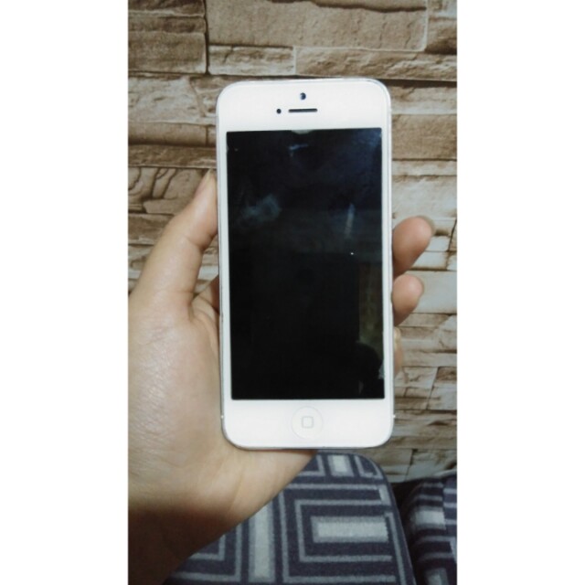 Iphone 5 16 gb factory unlocked (Category: iPhone 12 Series) located in Cainta. Submitted by saelselore (Listing ID 145078067, Image 1). Description: For sale or for swap sa iphone 6 Add cash ako Issue: makikita po sa picture ang issue Yung lang po.