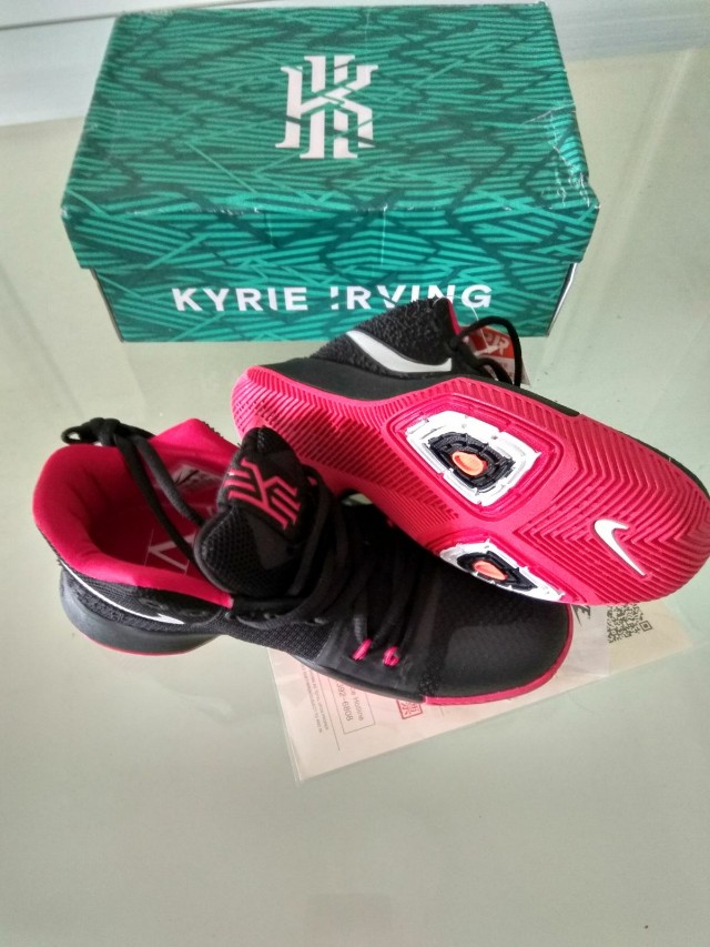 kyrie irving size 5