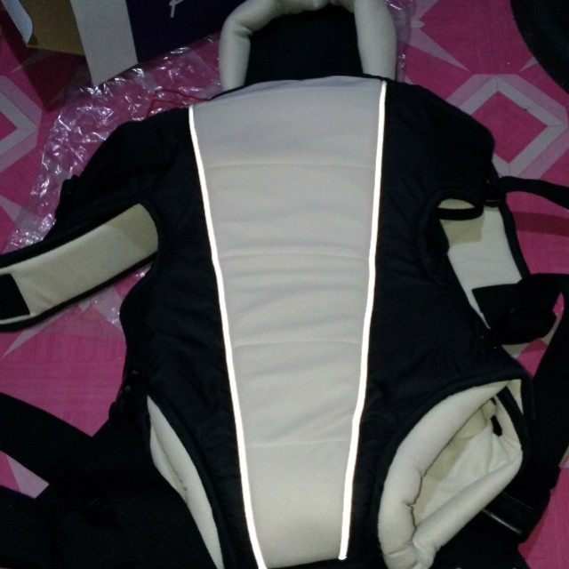 PICOLO Black Carrier (Category: Carriers & Slings) located in Manila. Submitted by heymomma (Listing ID 145089989, Image 2). Description: NEW. Just taken out of the box. Given as a gift. I prefer girly colors for my baby girl. Bought at SM, Baby Company. With original packaging, box & plastic..