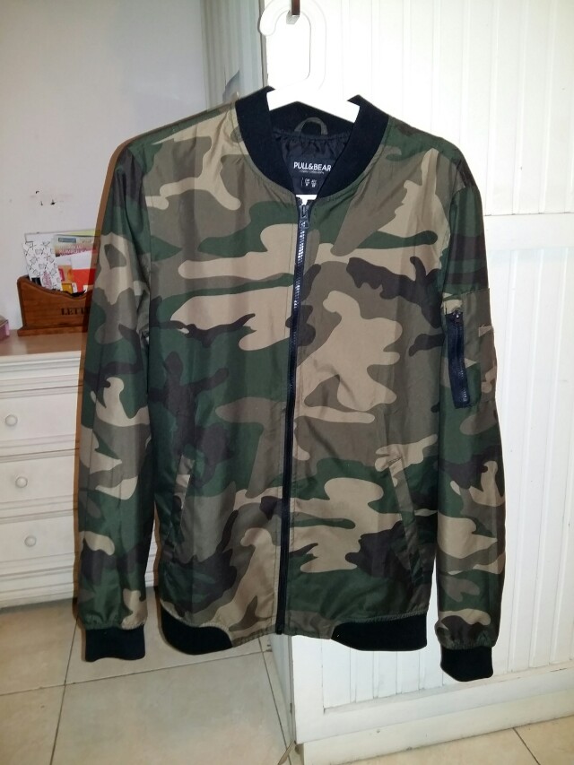 Jaket pull store and bear camo