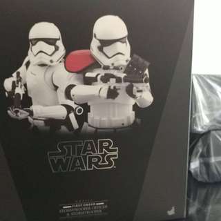 First Order Stormtrooper Officer & Stormtrooper Sixth Scale Figure by Hot Toys
