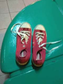 School girl shoe need to sell