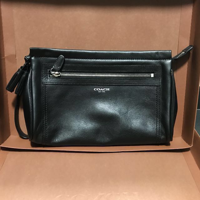 iphone wristlet coach