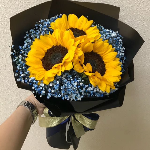 Christmas S Sale 3 Sunflowers And Baby Breath Bouquet 30 Design Craft Handmade Craft On Carousell