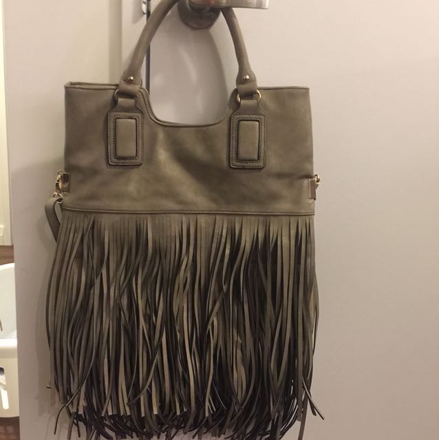 Fringe purse from ALDO wear it two ways Grey fringe bag Women s Fashion Accessories on Carousell