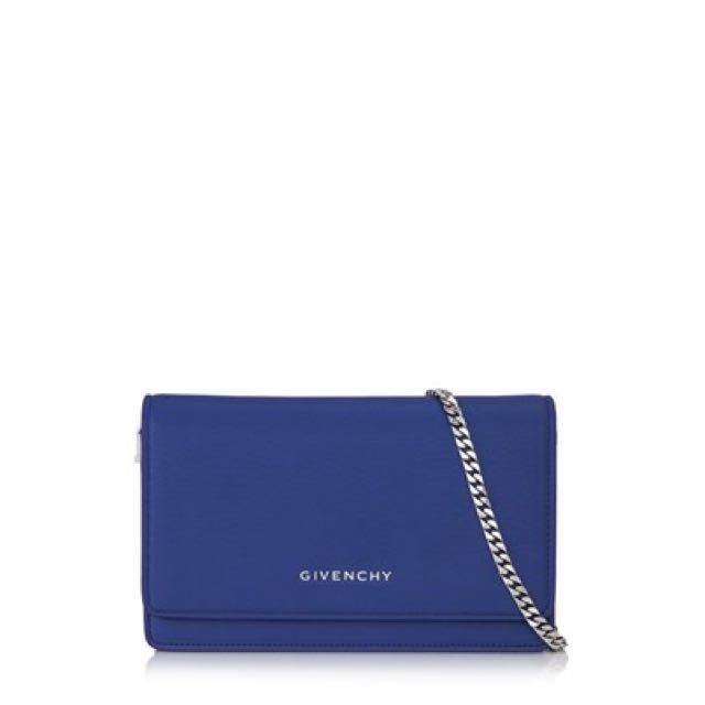 Wallet on hotsell chain givenchy