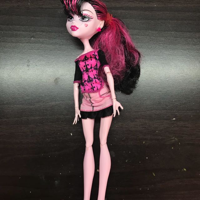 draculaura scaris doll