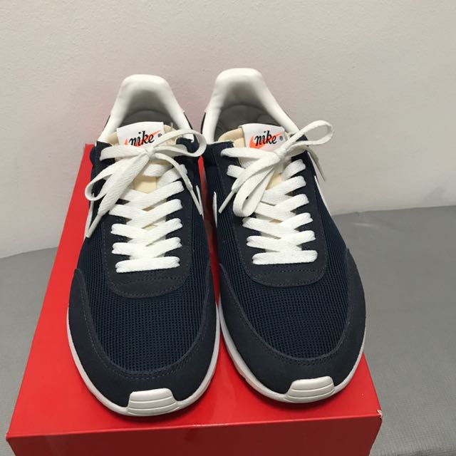 Nike fragment roshe daybreak us9.5 Men s Fashion Footwear Sneakers on Carousell