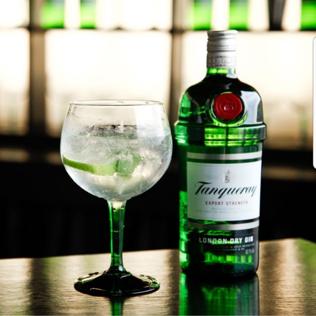 Tanqueray London Dry Gin, Food & Drinks, Alcoholic Beverages on Carousell