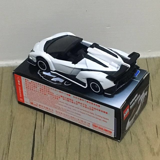 Tomica Lamborghini Veneno Roadster Special Edition 行版