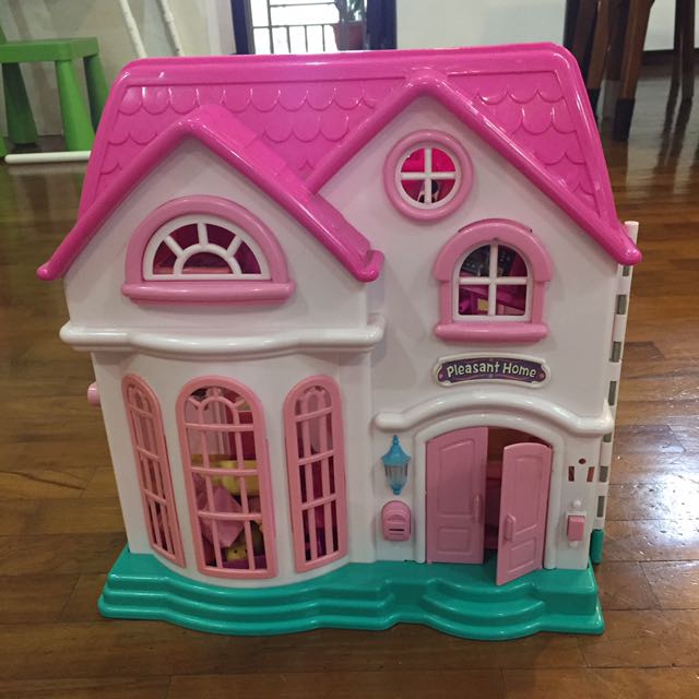 pink toy house