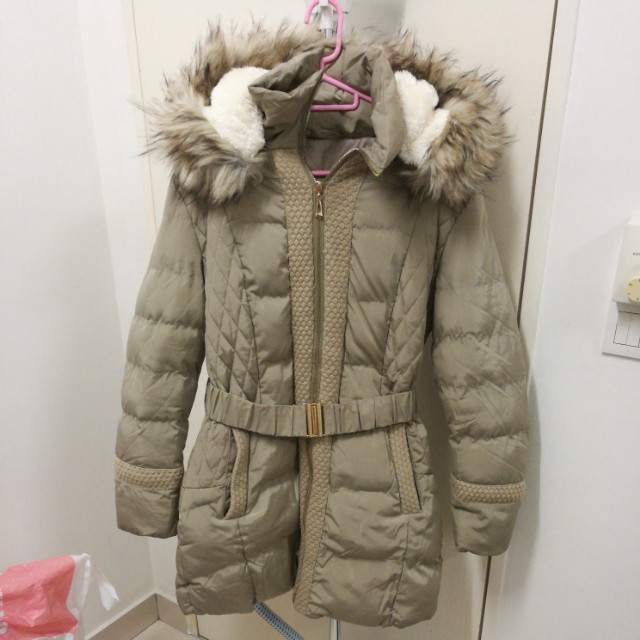 Universal traveller sales down jacket