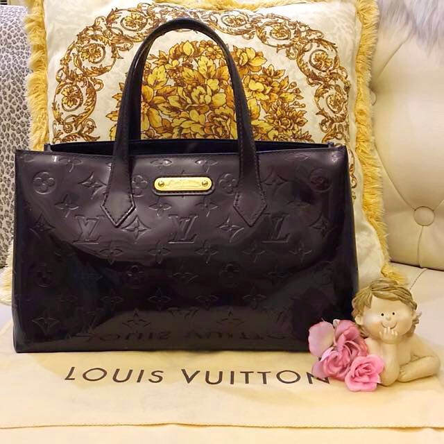 Louis Vuitton vernis amarante Wilshire MM tote #lvtote . . purchase online!  Find additional photos and details including price by…