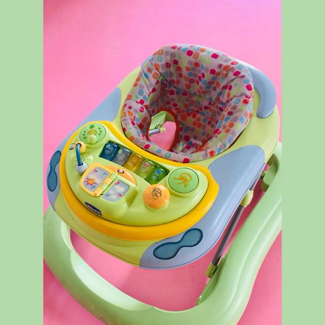 chicco baby walker pink