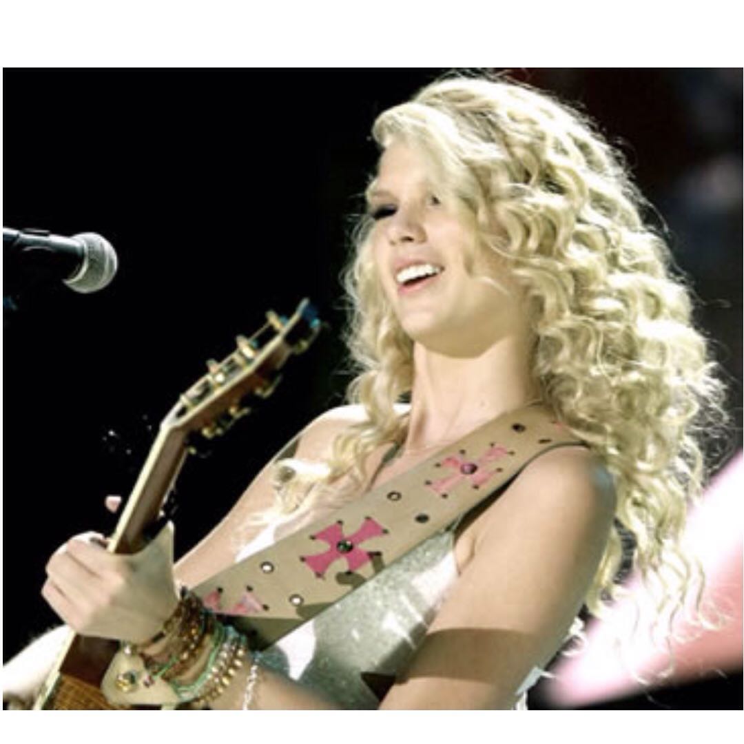 Jeri Designs Taylor Swift Limited Edition Swifty Guitar Strap Sold Out Music Media Music Accessories On Carousell