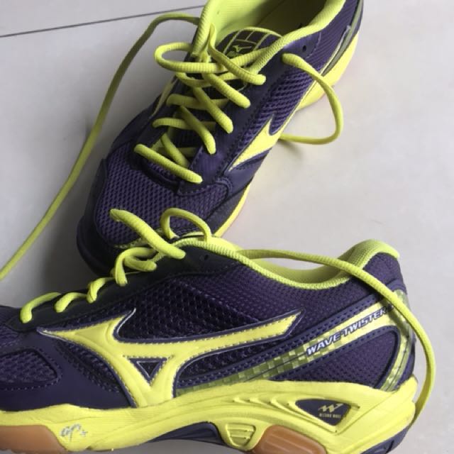 Sepatu mizuno wave twister best sale 3