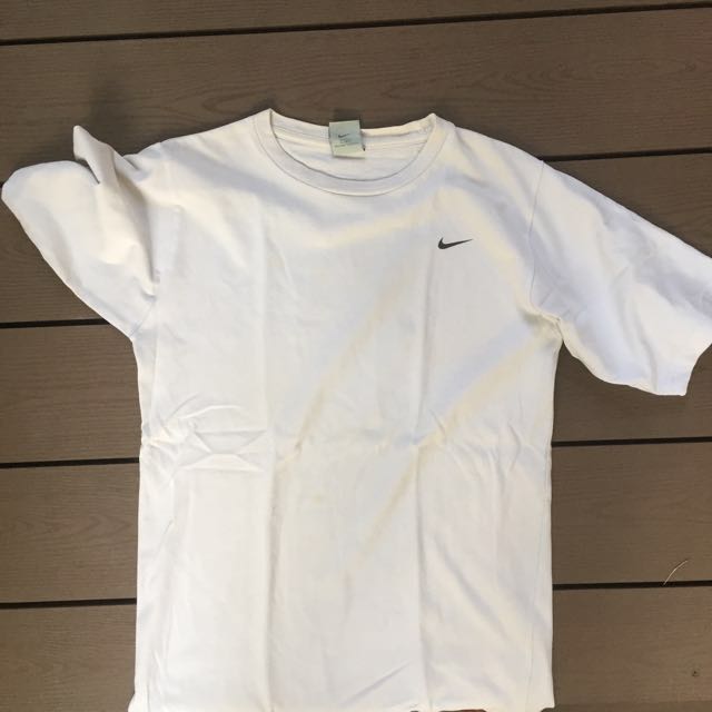 plain white nike shirt