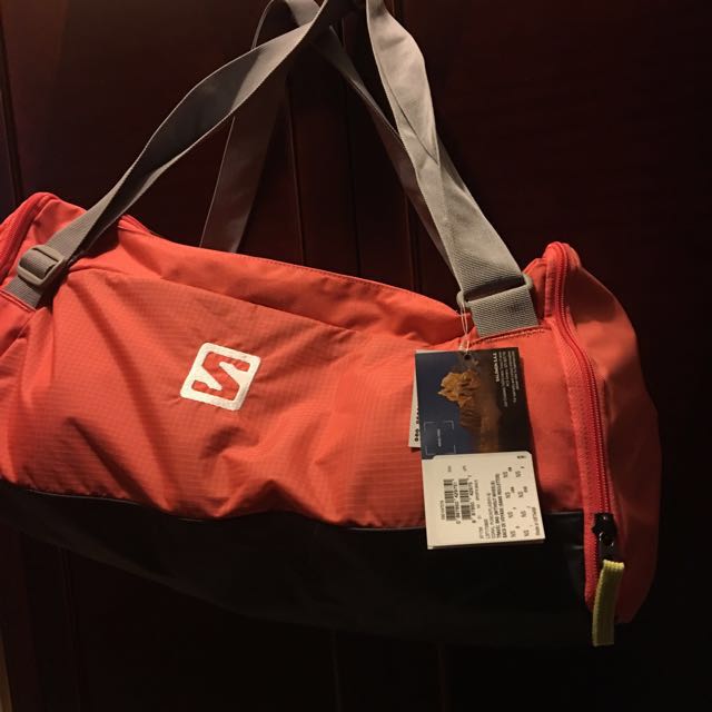 ligevægt ris dobbelt Salomon Sports bags S 40L (Coral Punch) 100% New 未剪牌, 男裝, 運動服裝- Carousell