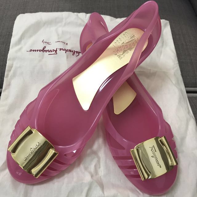 ferragamo bermuda flats