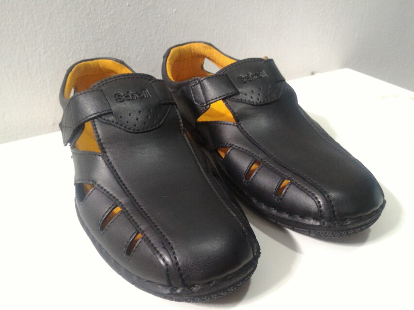 Sandal Jenama Scholl Men S Fashion Footwear On Carousell