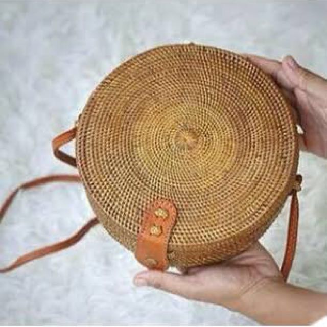 Tas Rotan Bulat  Bali diameter kecil Fesyen Wanita Tas 