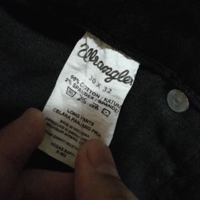 WRANGLER skin tight pants, Fesyen Pria 