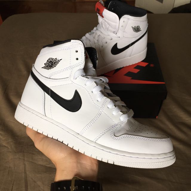 aj1 yin yang