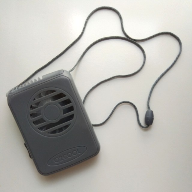 Battery necklace fan portable hang around neck o2cool, Electronics, Others on Carousell