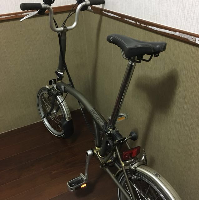 BROMPTON BS6102, 體育器材, 自行車及配件, 單車在旋轉拍賣