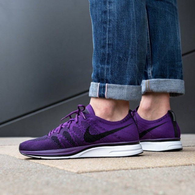 Flyknit deals trainer purple