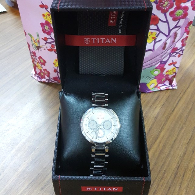 Titan NP1824WL01 Karishma Analog Watch - For Men - Buy Titan NP1824WL01  Karishma Analog Watch - For Men NP1824WL01 Online at Best Prices in India |  Flipkart.com