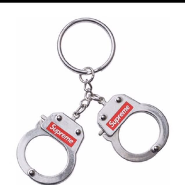 Supreme handcuff keychain on sale