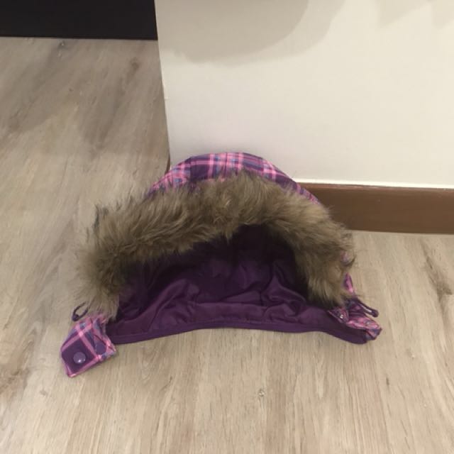 Winter jacket (Category: Babies & Kids Fashion) located in Singapore. Submitted by gamer4life (Listing ID 145586729, Image 2). Description: Bought on feb 17 at universal traveller $111.20..Size M for girl..detachable hood..my daughter is 8yrs old..use only once for our winter trip in korea on dec 17.My loss is your gain.Pm for more info.