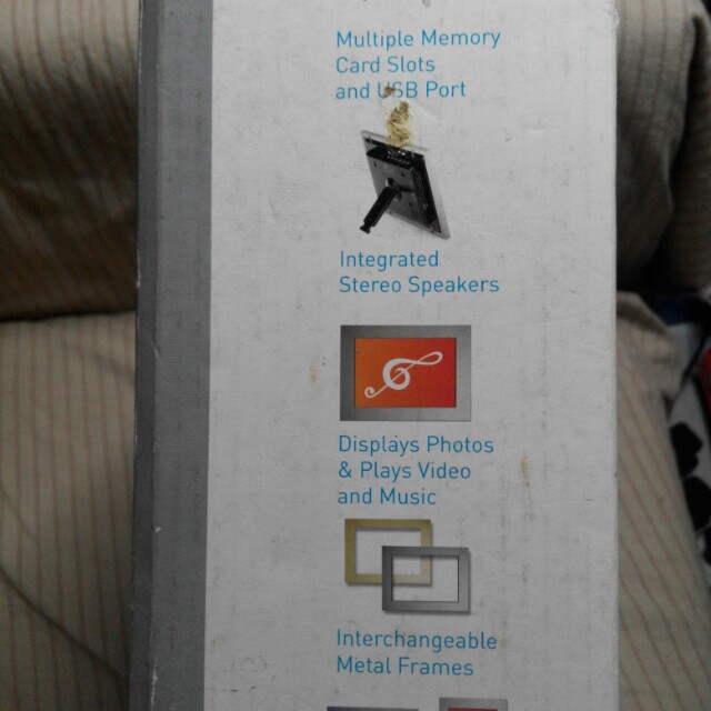 Yashica Digital photo Frame DVF117, Furniture & Home Living, Home Decor