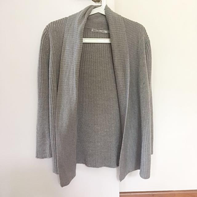 Authentic Zara grey knit cardigan 
