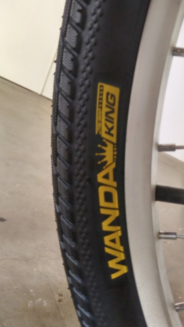 Bicycle brand new 24 with basket n Wanda King tyres