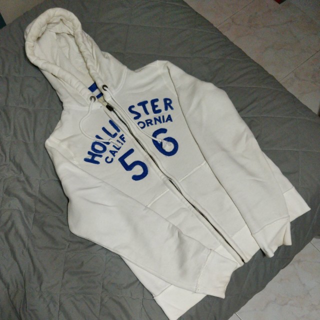 White and blue clearance hollister hoodie
