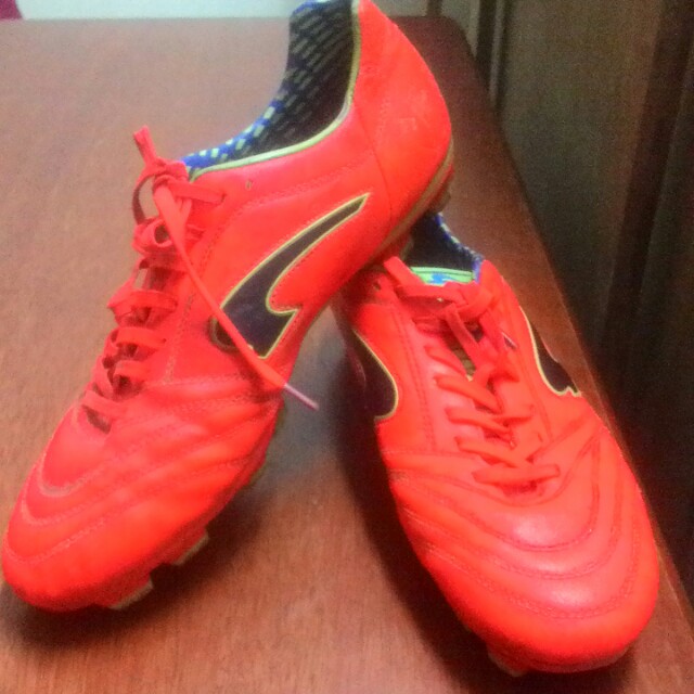 kronos football boots