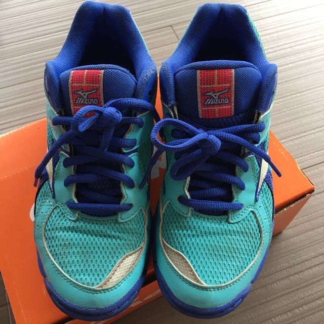 mizuno junior shoes