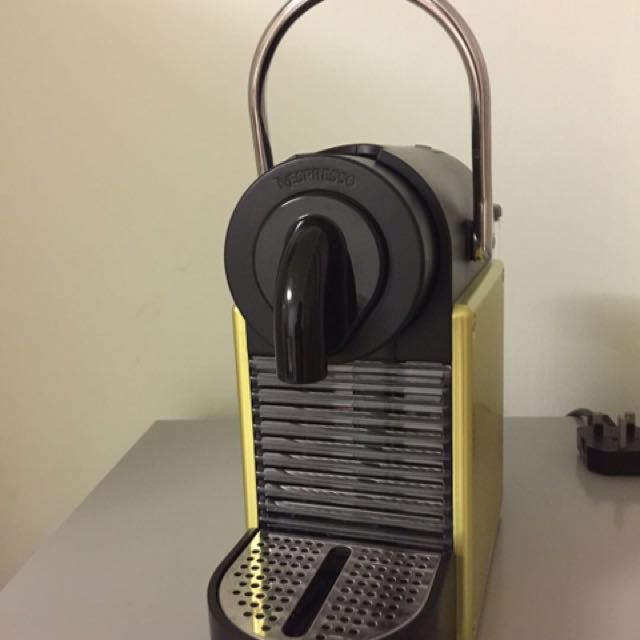 Nespresso Pixie (Category: Coffee Machines & Makers) located in Singapore. Submitted by qj0810 (Listing ID 145728300, Image 2). Description: Nespresso pixie delonghi green light Less use, almost NEW! Sell for clear house space! Price can nego! Fast deal!.