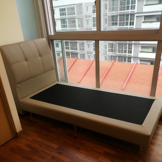 Single Bed Frame Perfect condition Paya Lebar Pick up, Furniture