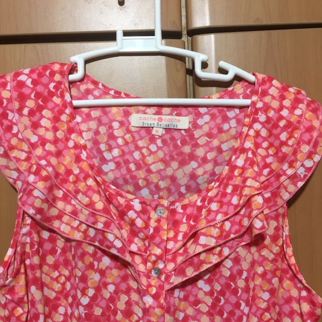 Cache&Cache Romper (Category: Rompers) located in Singapore. Submitted by witty1995 (Listing ID 145936480, Image 2). Description: My mum forced me to buy this romper cuz it looked 'cute' on me but it's totally not the kind of clothes I would wear outside. Other kind souls, if it's your style, do adopt this poor romper that has been sitting in my cupboard for far too long HAHAH.