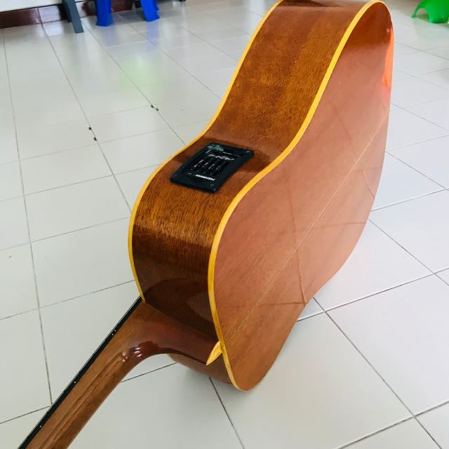 Cort acoustic guitar plug in, Hobbies & Toys, Music & Media, Musical Instruments on Carousell