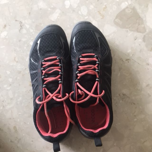 ecco walkathon shoes