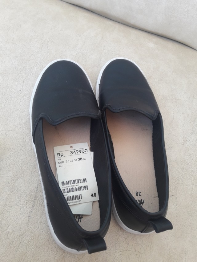 HNM H M Flat Shoes Hitam Black Fesyen Wanita Sepatu di Carousell