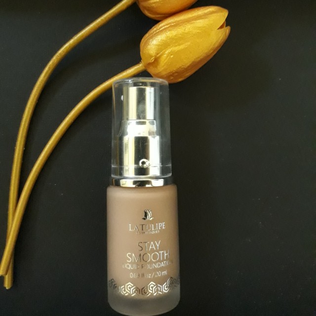 la tulipe stay smooth liquid foundation