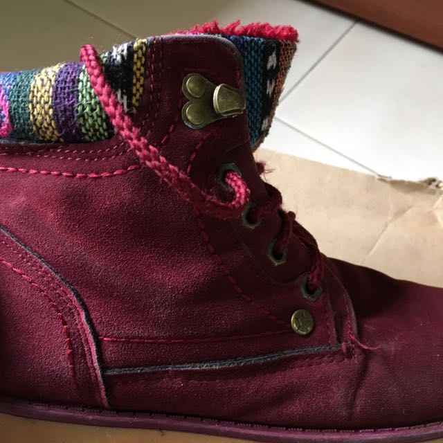 Maroon cheap snow boots