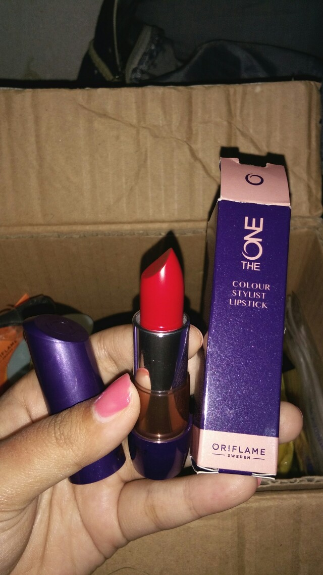 Oriflame The One Colour Stylist Lipstick Classy Red Kesehatan Kecantikan Rias Wajah Di Carousell