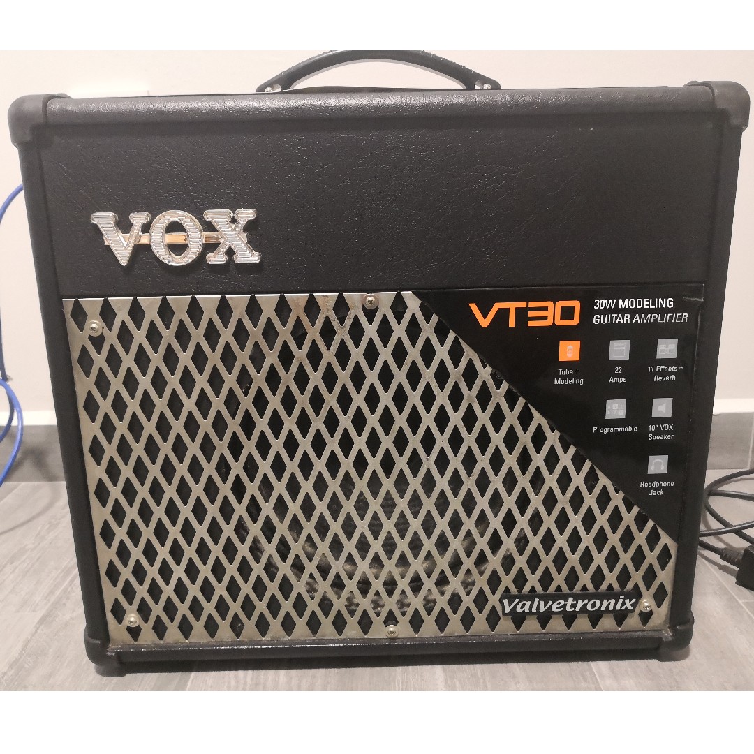 人気ショップが最安値挑戦 VOX ValvetronixVT30 30W Guitar Combo Amp